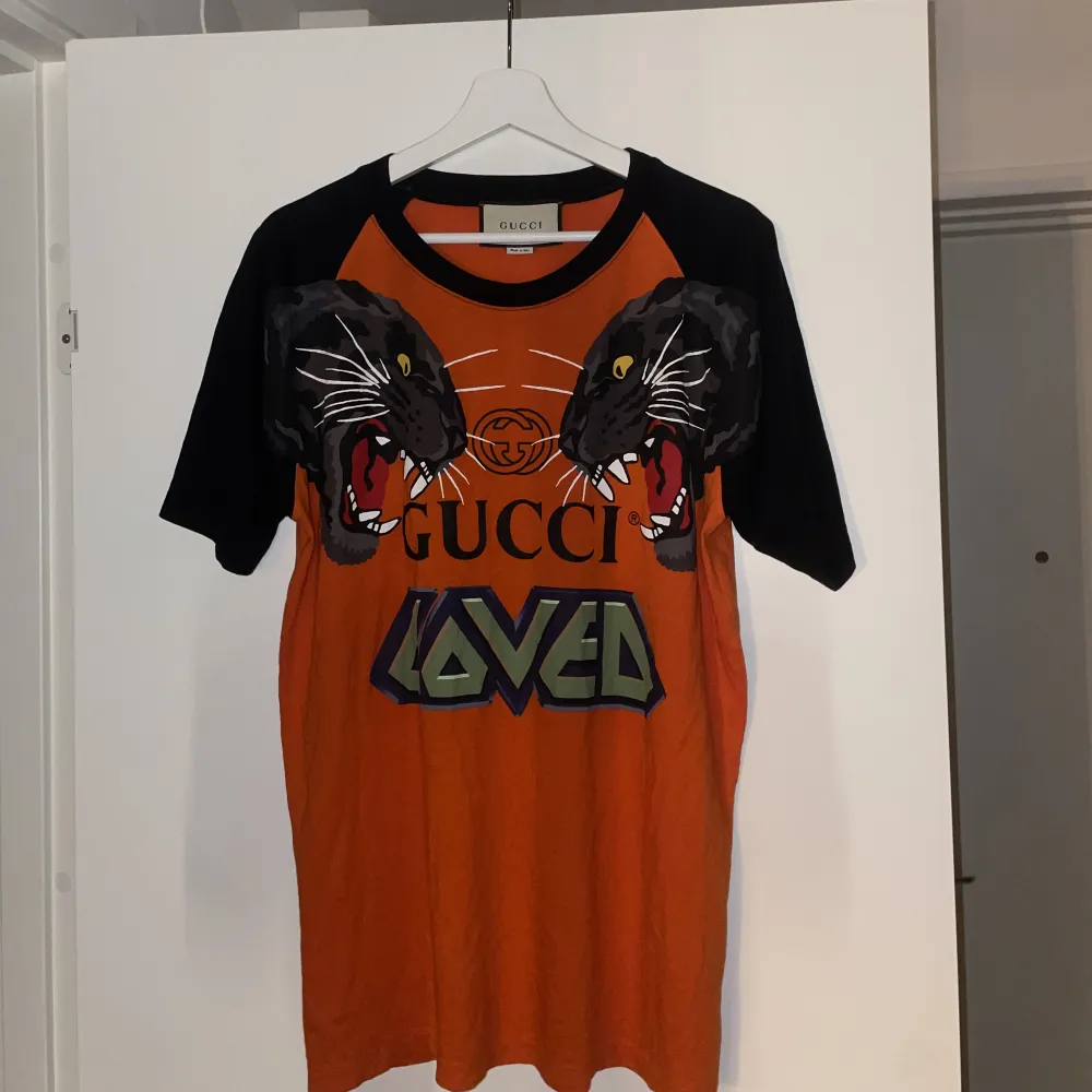 Gucci Tiger tshirt  Storlek: XS oversize så passar M/L Frakt ingår i priset. T-shirts.
