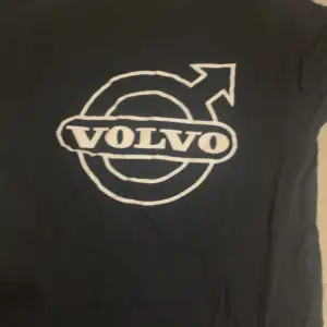 En Volvo tröja storlek S sitter som en XS