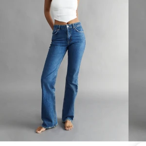 Straight jeans - Jeans från Gina. Använda få gånger så som nya. Lite långa på mig som är 166cm.