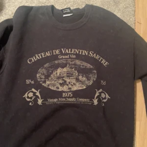 Tröja  - En Vintage Supply tröja som är näst intill ny då den bara använda ett par enstaka gånger. Köptes för 399kr säljer för 130kr. Pris kan diskuteras vid snabb affär, hör av er vid frågor👍
