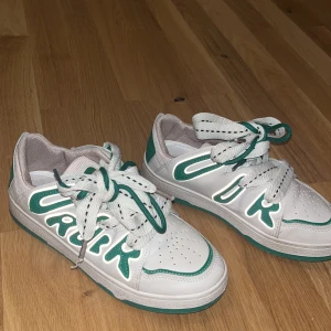 Feta skor i storlek 38 - Använd två gånger 