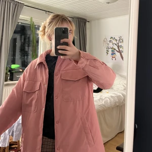 Rosa jacka - från HM, bra skick