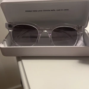 Chimi 02 - Tja, säljer nu mina chimi 02 clear då jag har inte får nån användning av dem längre dem har varit försiktigt använda så skicket är en 9,5/10 därav priset ochså Obs, allt OG ingår