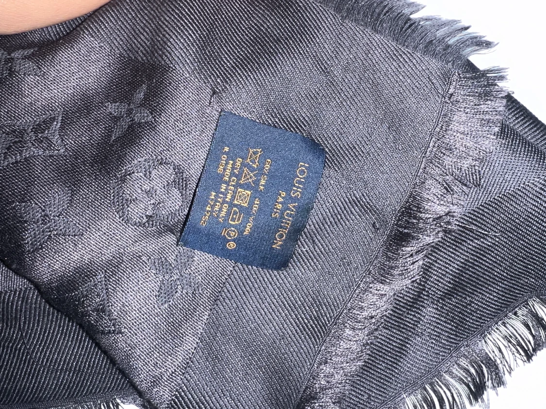 Louis Vuitton Scarf Châle Monogram - 90