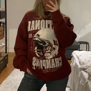 Sweatshirt - Säljer denna fina vintage sweatshirt i storlek XL💘