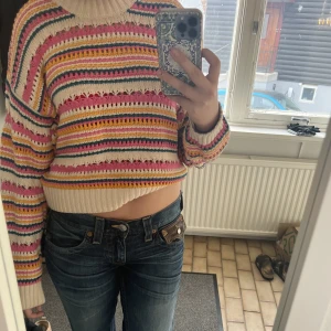 stickad tröja  - Super fin tröja från zara. Använd fåtals gånger. Säljer på grund av att den inte kommer till användning längre.  