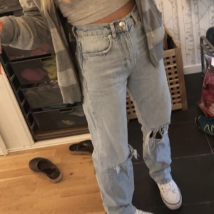 Jeans - Säljer dessa jeans från Gina. Används väll men bra skick! 