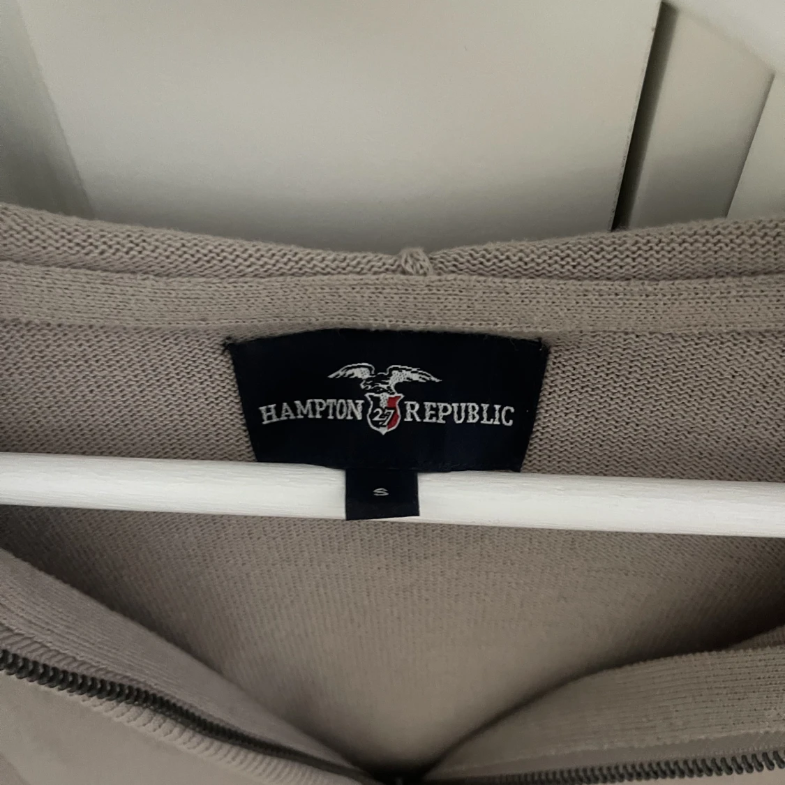 Stickad huvtröja  - 90