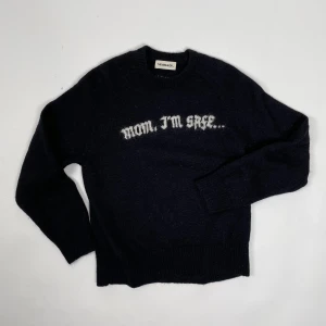 Mohair  - ”Mom I’m safe” otroligt skön och varm, favorit 🤩 as bra kvalitet och skick