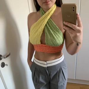 Toppar - Twist-top & Leo ring top Passar S/M Båda för 100kr