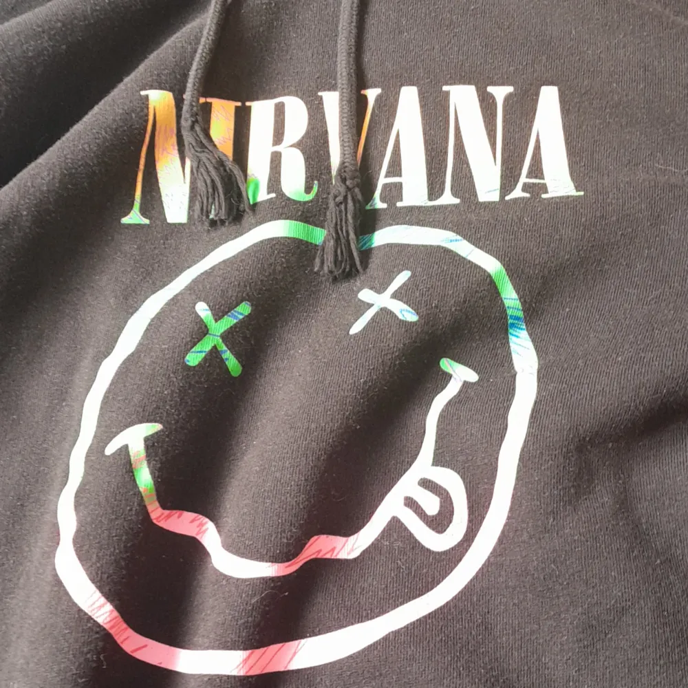 Oversized nirvana hoodie. Använd fåtal gånger. Kan sänka priset vid snabb afär . Hoodies.