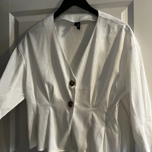 Blus - Blus från Vero Moda, storlek S ✨ 