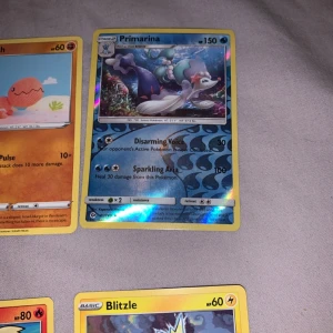 12st pokemon kort - 12st pokemon kort ett av dom är halo OBS!! Skriv innan köp, då dom finns ute på fler ställen. Går även att posta med kuvert 15kr