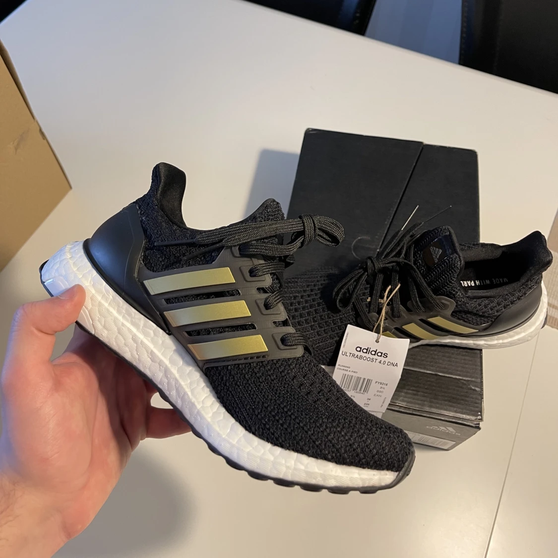 Ultraboost 4.0 DNA - 90
