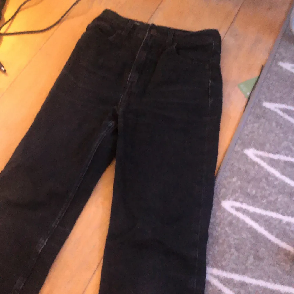 Svarta levis jeans ursnygga. Jeans & Byxor.