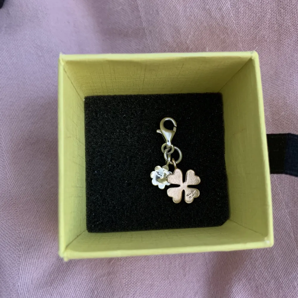 Ny Fyrklöver berlock från Thomas Sabo, nypris 600kr. Spårbar&rekomenderad frakt ingår. Accessoarer.