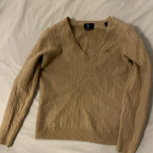 Gant tröja - Gant tröja i ull för liten för mig så oanvänd står storlek L men passar xs har krymt