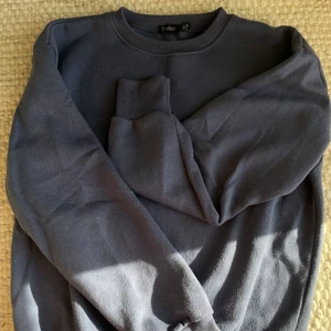 Sweatshirt BooHoo - Färg som på bild 2!