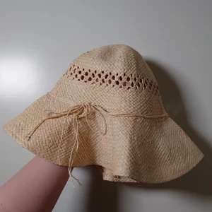 Stråhatt - Tunn och luftig stråhatt🌱
