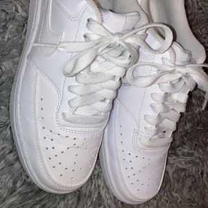 Nike använda 1 gång - Ser helt nya ut, storlek 37.5