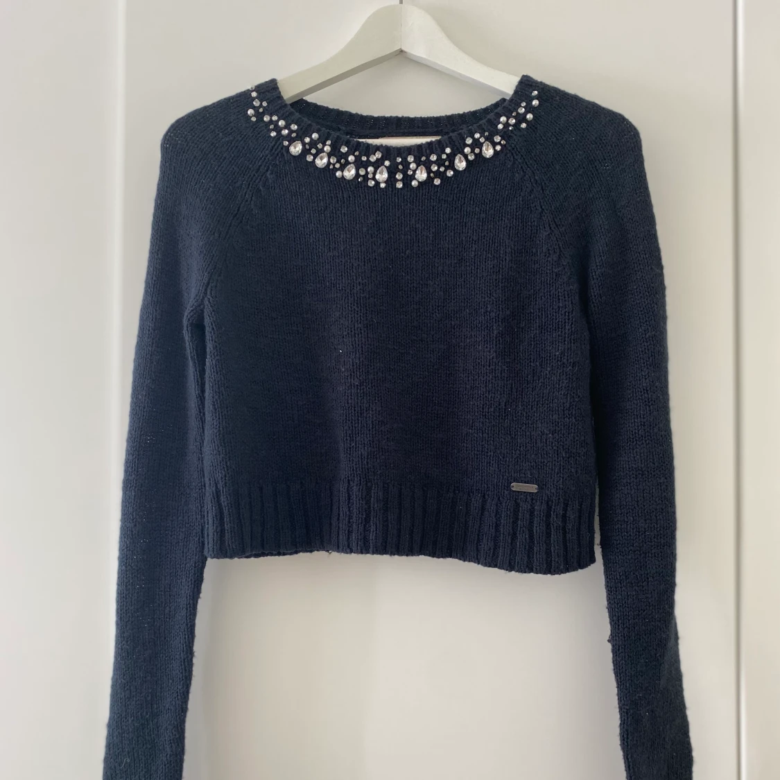 Stickad tröja med stenar - 90