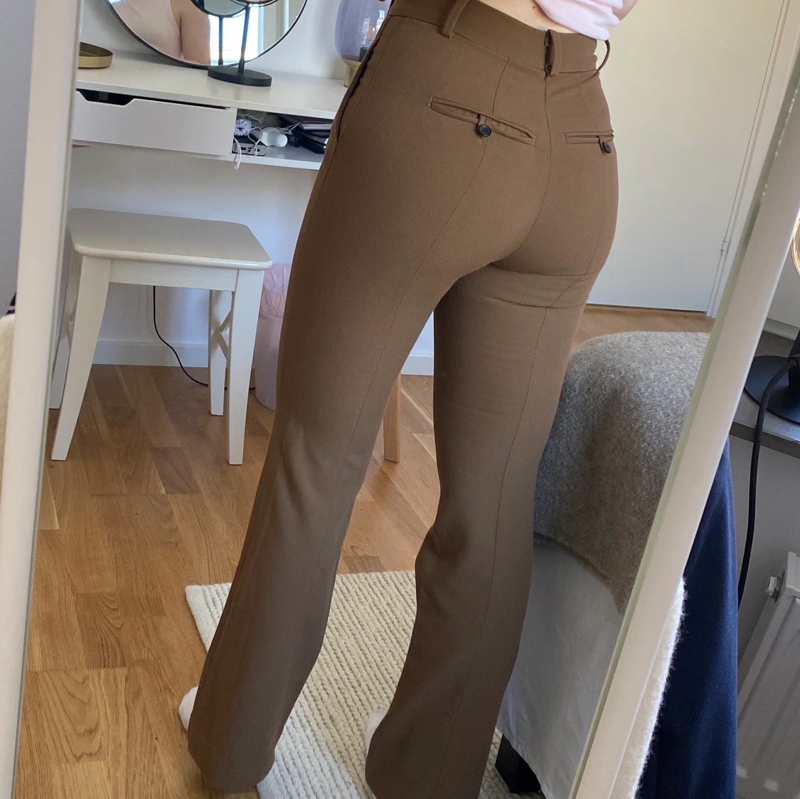 Bruna kostymbyxor. - 91