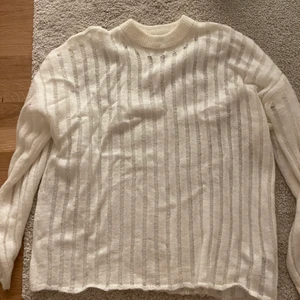 Stickad tröja - Tunn stickad tröja från NAKD, perfekt till sommaren. Använd en gång 💕