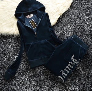 Juicy catoure sett  - Säljer mitt blåa juicy sett , använd 4 gånger så som ny . Skriv privat för egna bilder 