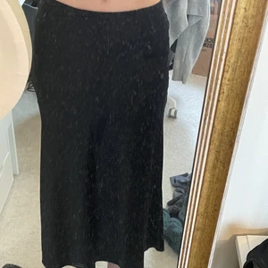 Söt kjol - Säljer denna super söta kjol från Lindex som tyvärr inte kommer till nån användning❤️‍🔥frakt tillkommer 