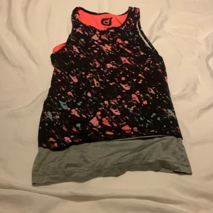 Träningslinne  - Ett fint och skönt linne till idrotten! 