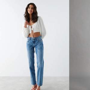 Säljer mina Gina jeans i storlek 38 för att jag skulle behöva en 36. Jättefina och inte använda många gånger💖 Vill få sålt så snabbt som möjligt ! Först i kvarn !