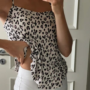 Top  - Topp från Gina tricot som aldrig använts, väldigt mjukt material 