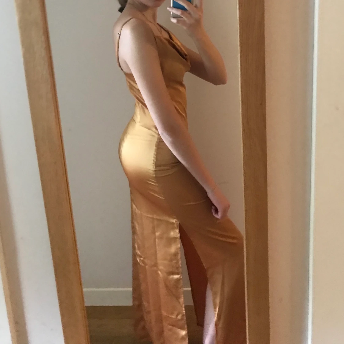 Guldig balklänning strl 34 - 90