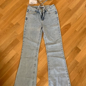 Bootcut jeans  - - Helt nya från NA-KD  - Storlek 38  - Säljes pga fel storlek  - Nypris 599 