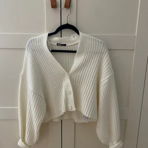 Trollhättan  - Säljer denna kofta i storlek XS. 100kr + frakt!