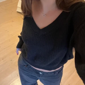 Svart stickad tröja - Stickad tröja från gina stl.S