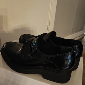 Skor  - Snygga tamaris loafers dammodell. Strl 39. Använda bara fåtal gånger. 