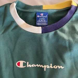 Champion crew neck sweatshirt - Hardly worn, size large