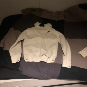 Nike hoodie  - Nike hoodie storlek s 