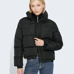Puffer jacket - Helt oanvänd jacka från bikbok!