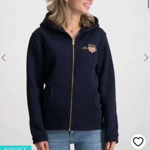Säljer! - Säljer denna snygga GANT tjocktröjan storlek S/XS. 500kr köptes för 899kr ❤️