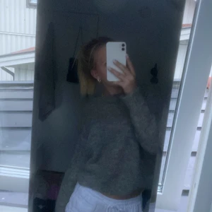 Grå stickad tröja  - Super mysig grå stickad tröja i bomull🤍 stl s (använd ej köp direkt funktionen)