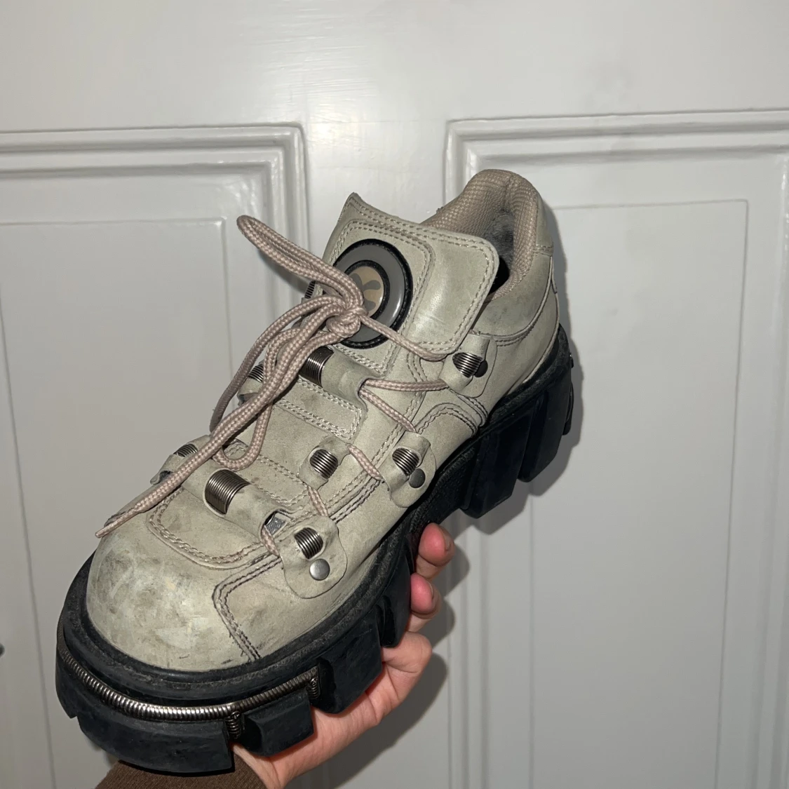 Berghain vibe platåskor  - 90