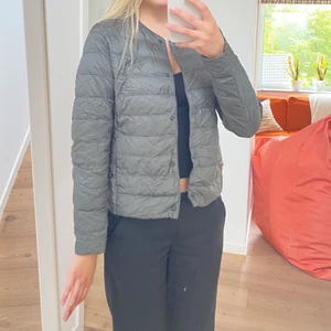 Jacka - Grön dunjacka från uniqlo