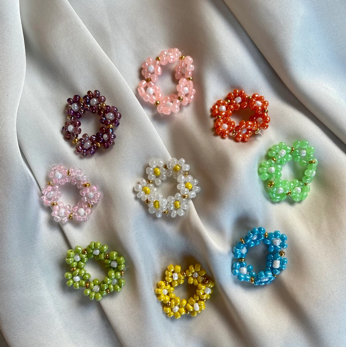 Pärlringar med blommor - 90