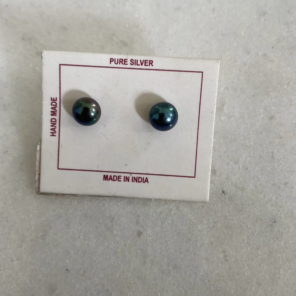 Riktiga pärlor - svarta (men de ser lite blå ut också) - från Indien. Äkta silver.. Accessoarer.