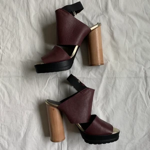 Rodebjer sandaler - Jättefina sandaler/träskor i skinn från Rodebjer. Toppen-skick! Storlek 37-37,5. 