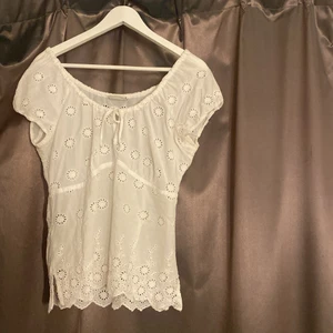 Vit sommar topp - Super söt topp😍(skriv för fler frågor eller bilder!)