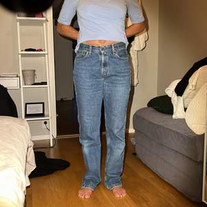Säljer nu dessa jeans från Levis jag köpt second hand. 