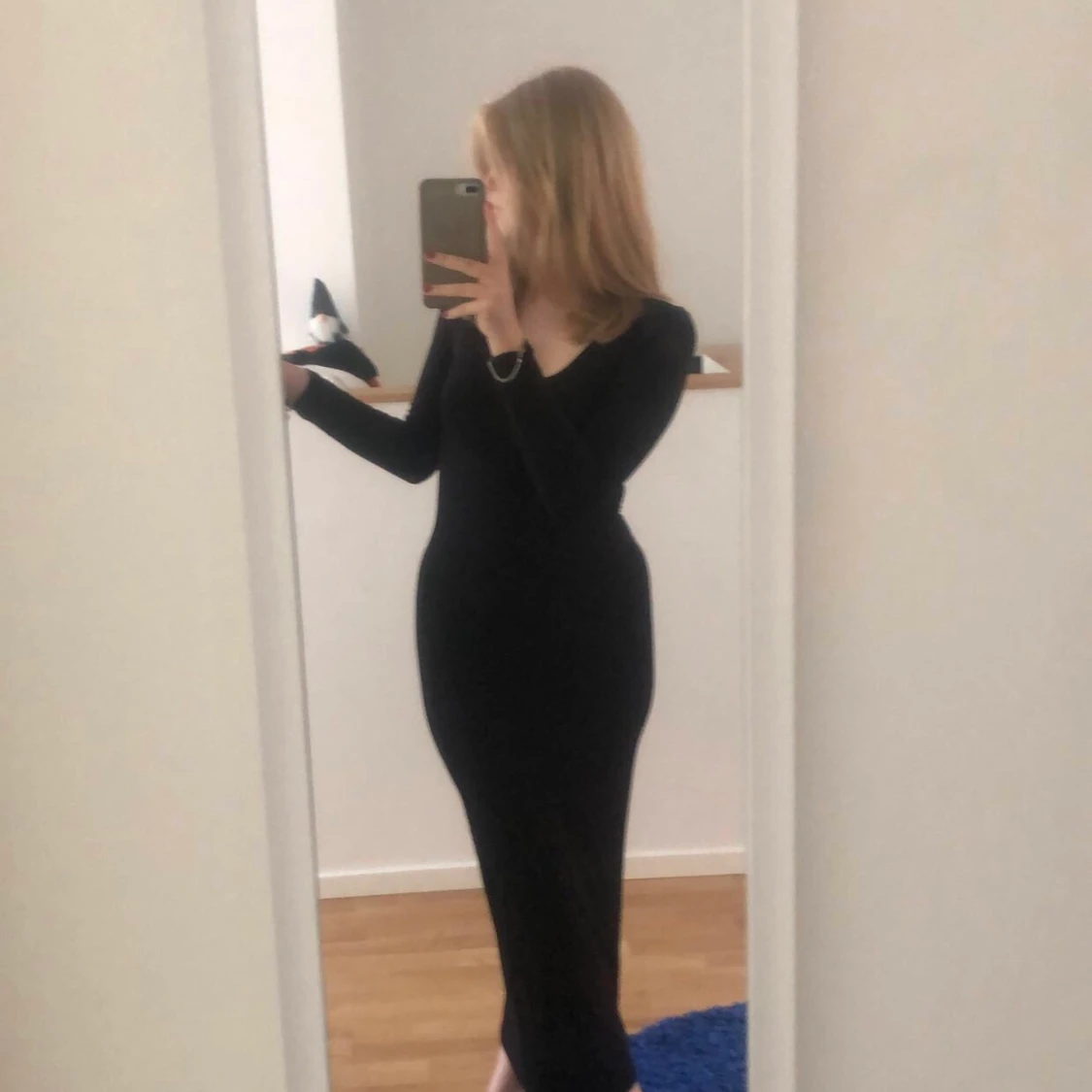 Svart klänning storlek S